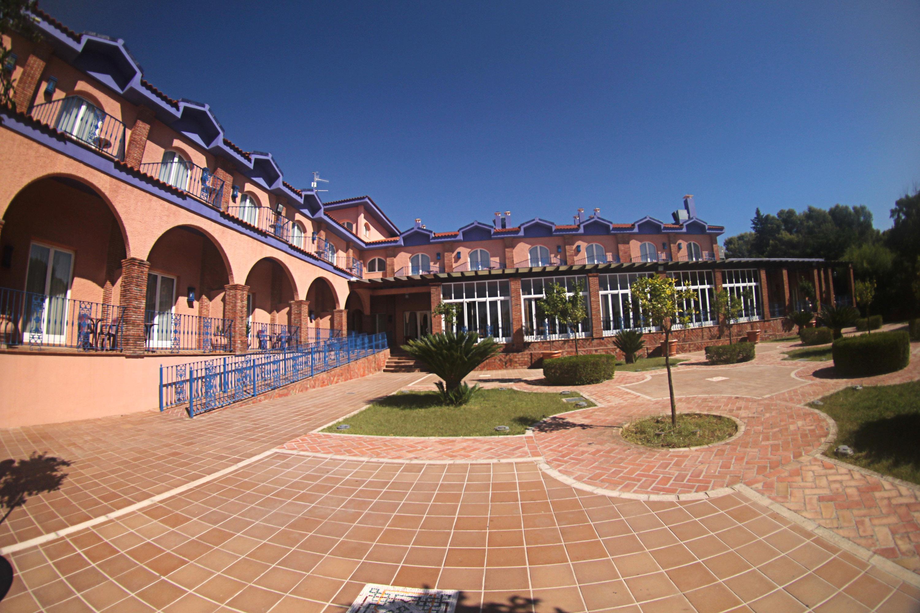 Hotel Fuente Las Piedras Cabra Exterior photo