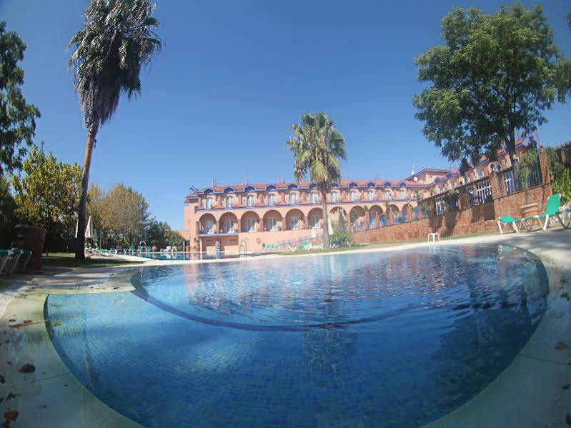 Hotel Fuente Las Piedras Cabra Exterior photo